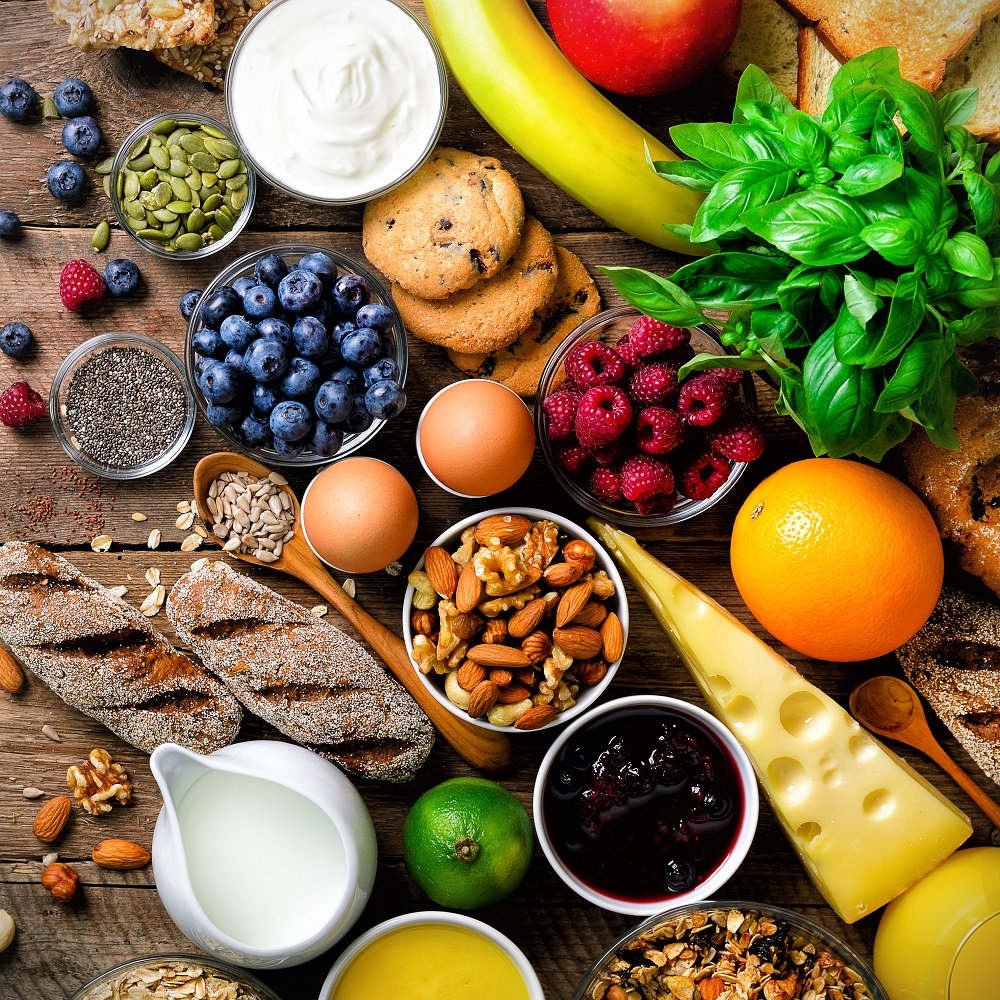 preparación de comida saludable siguiendo pautas de reeducación alimentaria